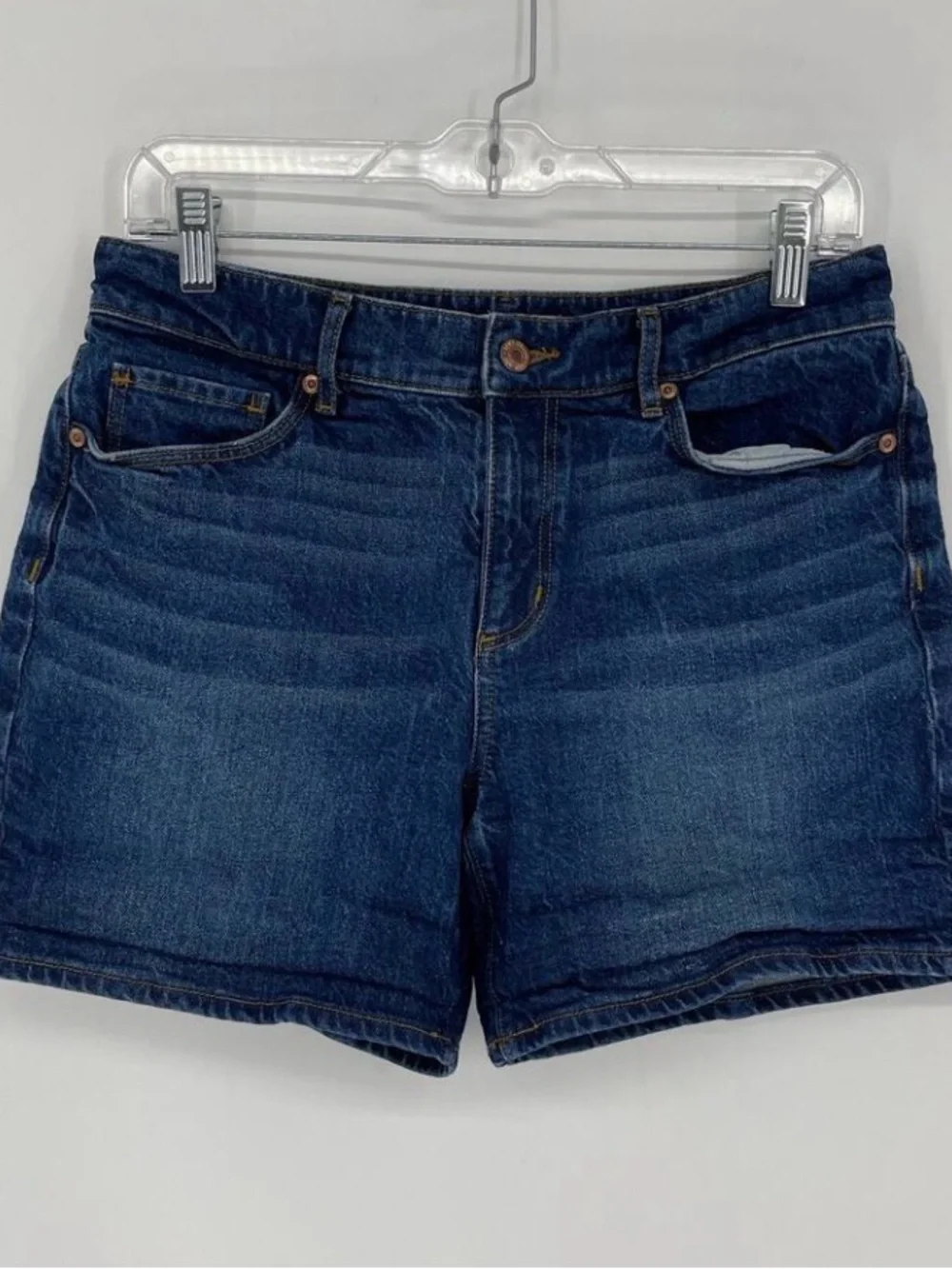 ♥️ LOFT Mid Rise Denim Shorts Size 27/4 Medium Wash Jean Shorts